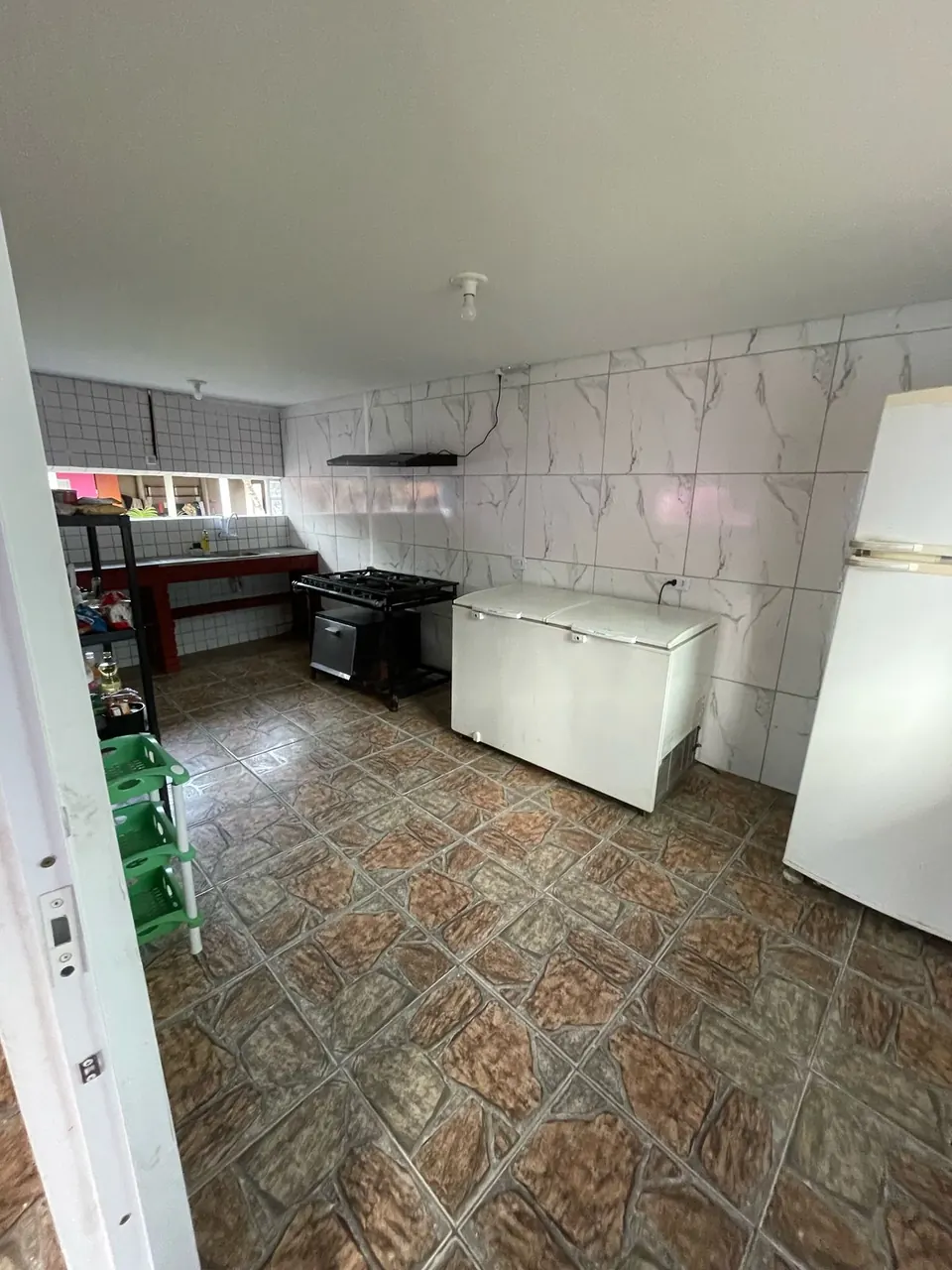 Cozinha da Unidade Feminina Itanhaém 02, unidade feminina da rede credenciada das Clínicas Recomeço para tratamento de dependência química e alcoolismo em Itanhaém - SP.