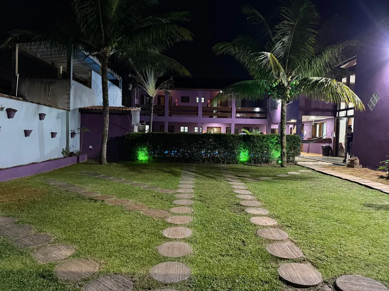 Jardim — Unidade Feminina Peruíbe 01 Jardim da Unidade Feminina Peruíbe 01, unidade feminina da rede credenciada das Clínicas Recomeço para tratamento de dependência química e alcoolismo em Peruíbe - SP.