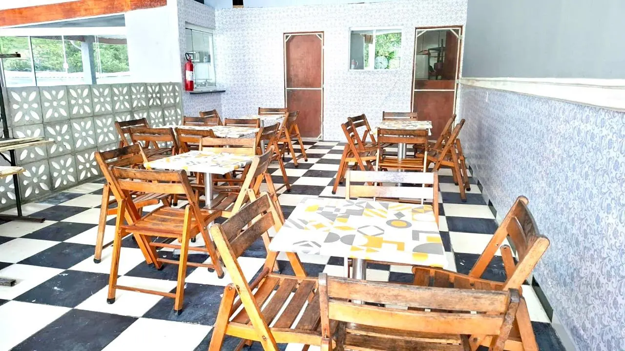 Refeitório da Unidade Feminina Ribeirão Pires 01, unidade feminina da rede credenciada das Clínicas Recomeço para tratamento de dependência química e alcoolismo em Ribeirão Pires - SP.