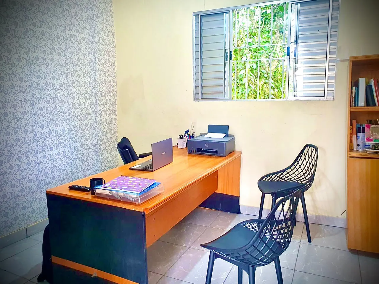 Sala de atendimento da Unidade Feminina Ribeirão Pires 01, unidade feminina da rede credenciada das Clínicas Recomeço para tratamento de dependência química e alcoolismo em Ribeirão Pires - SP.