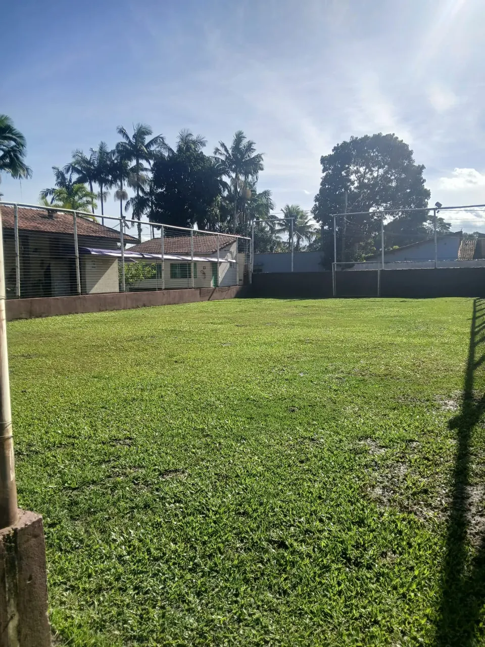 Campo — Unidade Masculina Itanhaém 02 Campo da Unidade Masculina Itanhaém 02, unidade masculina da rede credenciada das Clínicas Recomeço para tratamento de dependência química e alcoolismo em Itanhaém - SP.