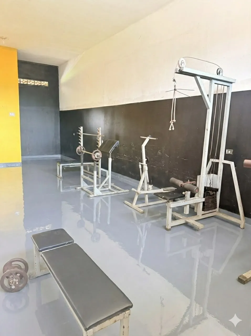 Academia da Unidade Masculina Peruíbe 01, unidade masculina da rede credenciada das Clínicas Recomeço para tratamento de dependência química e alcoolismo em Peruíbe - SP.